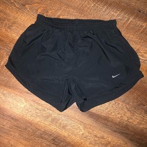 Nike Women's Dry Tempo Shorts, Medium